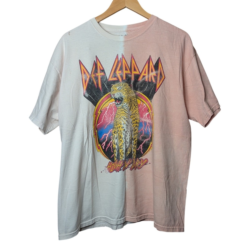 Def Leppard Graphic Tee Mens L Pink White Split Dye High n Dry Rock Band Shirt